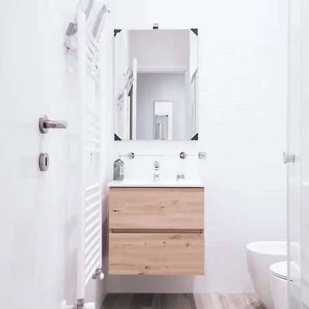 Easylife - - Giusti 5 - Sarpi Milano